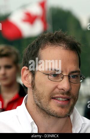 Les pilotes de Formule 1 Jacques Villeneuve de BMW Sauber F1 Team se tourne vers la piste de course Gilles Villeneuve à Montréal, Canada, le jeudi 22 juin 2006. Photo : Jens Buettner Banque D'Images