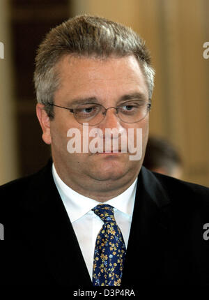 Le prince Laurent de Belgique est représentée au cours d'une réception au château de Laeken, près de Bruxelles, Belgique, le dimanche 03 septembre 2006. Plus de 600 bénévoles et les jeunes socialement actifs entre 16 et 21 de l'ensemble du pays ont été invités à se joindre à l'accueil avec également un programme de spectacle. Photo : Albert Nieboer. Les Pays-Bas Banque D'Images