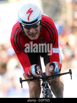 Champion cycliste allemand Sebastian Lang de Erfurt photographiés en action pendant la course contre la montre élite hommes des Championnats du Monde Route UCI à Salzbourg, Autriche, le jeudi 21 septembre 2006. Lang est venu en cinquième. Photo : Gero Breloer Banque D'Images