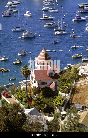 Le style Victorien Holly Hill chambre donnant sur le port d'Avalon est l'une des plus anciennes demeures de l'île Catalina, Californie, USA. Banque D'Images