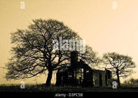 Un bâtiment abandonné sur l'île de Sheppey. Banque D'Images