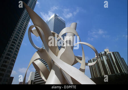 Sculpture d'Ulysse (1988) par Alexander Liberman, centre-ville de Los Angeles, Californie, USA. Banque D'Images