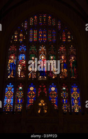 La fenêtre de l'église Vitraux église insideTrinity sur Wall Street et Broadway Banque D'Images