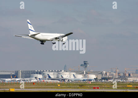 Francfort sur le Main, Allemagne, à l'atterrissage Boeing 767-330 ER d'El Al Israel Airlines Banque D'Images