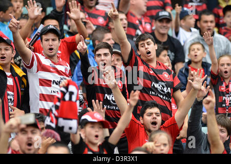 Sydney, Australie. 23 février 2013. Wanderers fans en action au cours de la Hyundai une ligue match entre l'ouest de Sydney et Perth Glory FC de la Parramatta Stadium. Westerm Sydney a gagné le match 1-0. Credit : Action Plus de Sports / Alamy Live News Banque D'Images