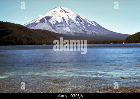 Vue du Spirit Lake du Mont St-Hélène éruption volcanique en 1979 avant de l'État de Washington. Le volcan a connu une éruption catastrophique le 18 mai 1980. Banque D'Images