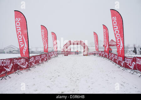 Herrington Country Park, Sunderland, Royaume-Uni. 23 février 2013. Il neige à ligne d'arrivée avant le début des courses. Championnat national 2013. Credit : imagerie Washington / Alamy Live News Banque D'Images