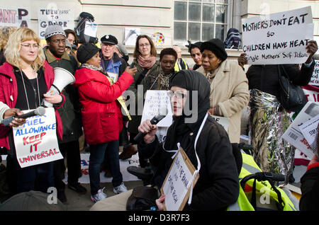 Incapacité POUR PROTESTER CONTRE LE FINANCEMENT ET GROUPE DERNIÈRES RÉDUCTIONS DES PRESTATIONS Banque D'Images