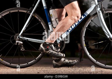 Course cycliste à Richmond Park, Londres, Close up de roues et pédales Banque D'Images