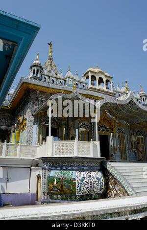 Jain temple (Parasnath ou Badri Das)1867,couvert en détail,decoration,maquillage élaboré et substitution, Kolkata, Inde,36MPX,HI-RES Banque D'Images