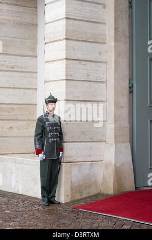 Budapest, Hongrie, sentry en face du bureau du président de la Hongrie Banque D'Images