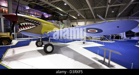 Curtiss Kittyhawk IV, un seul moteur, un chasseur, et d'attaque au sol, à l'affiche au Musée de la RAF, Londres, UK Banque D'Images