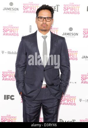 Santa Monica, Californie, USA 23 fév, 2013. Michael Pena aux arrivées pour 2013 Film Independent Spirit Awards - Partie 2, sur la plage, Santa Monica, CA, le 23 février 2013. Photo par : Emiley Schweich/Everett Collection/Alamy Live News Banque D'Images