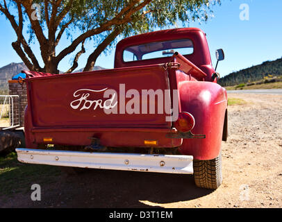 Camionnette Ford rouge, Afrique du Sud Banque D'Images