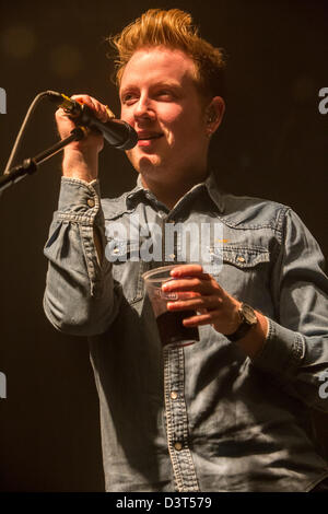 22 février 2013 - Le groupe de rock indie irlandais Two Door Cinema Club en prestation au Magazzini Generali, Milan, Italie Banque D'Images