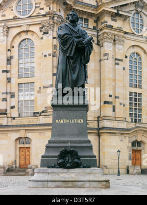 Dresde, Allemagne, la statue de Martin Luther en face de la Frauenkirche Banque D'Images