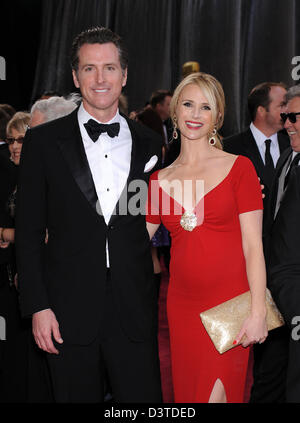 Los Angeles, Californie, États-Unis 24 Feb, 2013. Le lieutenant-gouverneur de Californie. GAVIN NEWSOM et Jennifer Siebel Newsom arrivent sur le tapis rouge pour la 85e Academy Awards au Kodak Theater. (Crédit Image : Photo : Lisa O'Connor/ZUMAPRESS.com/Alamy Live News/Alamy Live News) Banque D'Images