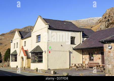 Rénovation Pen-y-Pass et l'AUBERGE DE JEUNESSE YHA Mallory's bar cafe dans le parc national de Snowdonia, Gwynedd, au nord du Pays de Galles, Royaume-Uni, Grande Bretagne Banque D'Images