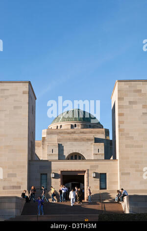 Entrée du Mémorial Australien de la guerre. Canberra, Territoire de la capitale australienne (ACT), l'Australie Banque D'Images