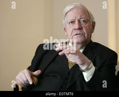 how to take out cigarette smell from car How To Get Rid of Smoke Smell in Car Interiors | Turtle Wax