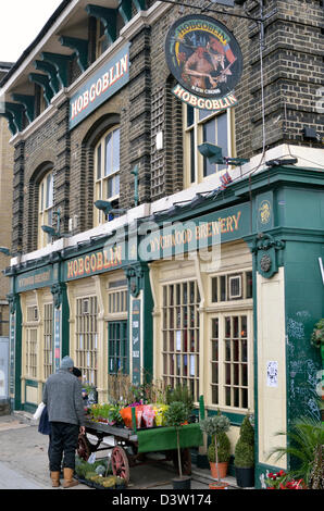 Hobgoblin pub à New Cross Road, London, UK Banque D'Images