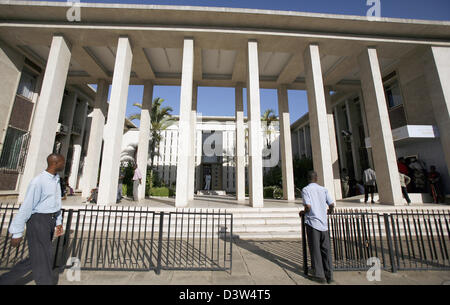 La photo montre le bâtiment moderne de la bourse dans la ville de Blantyre, Province de Mphuka, Malawi, 30 novembre 2006. Photo : Frank May Banque D'Images