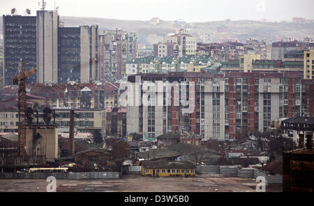 La photo montre une vue panoramique de l'immeuble les blocs dans le capital de la Kosovo, Pristina, la Serbie, le 11 décembre 2006. Administrée par l'ONU le Kosovo fait partie de la Serbie en vertu du droit international. ristina, comme le thirdbiggest ville de Serbie, est la plus grande ville du Kosovo et son centre politique, économique et culturel. Les missions internationales de l'ONU, l'UE et Banque D'Images