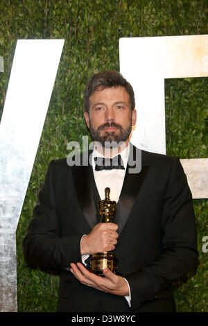 Los Angeles, USA. 24 février 2013. L'acteur Ben Affleck arrive à la Vanity Fair Oscar Party Tour au coucher du soleil à West Hollywood, Los Angeles, USA, le 24 février 2013. Photo : Hubert Boesl/dpa/Alamy Live News Banque D'Images