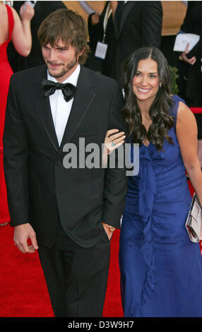 L'actrice américaine Demi Moore et son mari US acteur américain US-Américains arrivent à la 13ème Screen Actors Guild Awards au Shrine Auditorium à Los Angeles, USA, dimanche, 28 janvier 2007. Photo : Hubert Boesl Banque D'Images