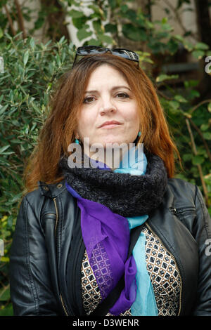 Athènes, Grèce. 25 février 2013. L'actrice française Agnes Jaoui est à Athènes pour assister à la représentation théâtrale ''Cuisine et dÃ©pendances'' qui a écrit avec Jean-Pierre Bacri. (Crédit : Crédit : Image/ZUMAPRESS.com/Alamy Vafeiadakis Aristidis Live News) Banque D'Images