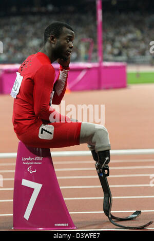 Blake Leeper des USA au début de la mens 400m - T44 dans le stade olympique dans les jeux paralympiques de Londres 2012. Banque D'Images