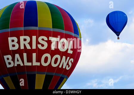 Hot Air Balloon Ballons Bristol avec Sky et d'un ballon à air chaud bleu en arrière-plan Banque D'Images