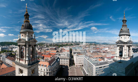 Vue impressionnante de la tour de la Basilique St Stephans sur Budapest, un paysage panoramique, Banque D'Images