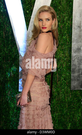 ROSIE HUNTINGTON-WHITELEY 2013 VANITY FAIR OSCAR PARTY SUNSET TOWER LOS ANGELES CALIFORNIA USA 24 Février 2013 Banque D'Images