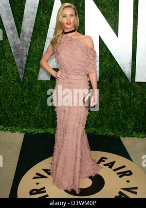 ROSIE HUNTINGTON-WHITELEY 2013 VANITY FAIR OSCAR PARTY SUNSET TOWER LOS ANGELES CALIFORNIA USA 24 Février 2013 Banque D'Images