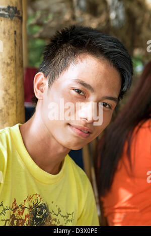 Teenage Boy Philippin Banque D'Images