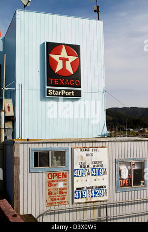 Station d'avitaillement maritime Texaco à étoiles de port de Pillar Point Harbor, Half Moon Bay, Californie Banque D'Images