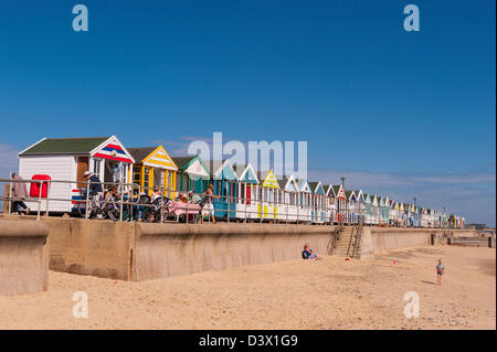 La plage avec des cabines de plage de Southwold, Suffolk , , Angleterre , Angleterre , Royaume-Uni Banque D'Images