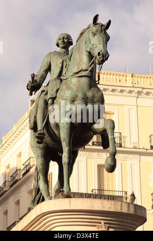 L'Espagne Madrid Puerta del Sol statue du roi Charles III Banque D'Images