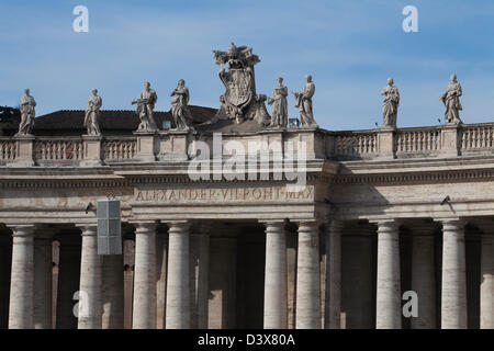 Des statues d'Alexandre VII Pont Max à la place Saint-Pierre, Cité du Vatican Banque D'Images
