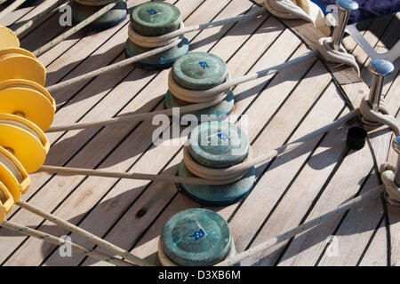 Détail de l'arrimage, la mer Tyrrhénienne, Lipari, province de Messine, Sicile, Italie Banque D'Images