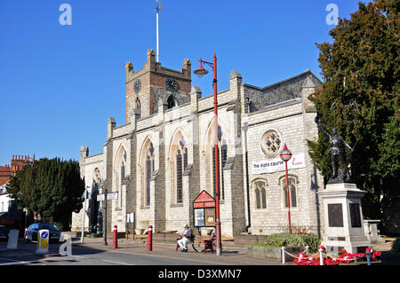 Église Saint Pierre, la rue Windsor, Chertsey, Surrey, Angleterre, Royaume-Uni Banque D'Images