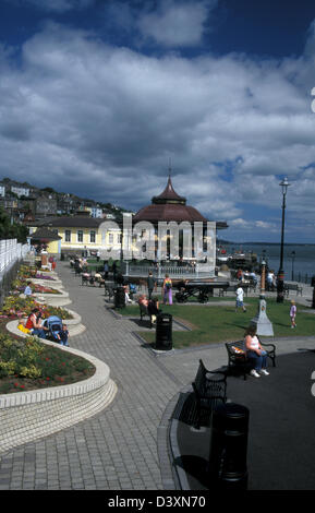 Front de Cobh et kiosque, Co.Cork, Irlande Banque D'Images