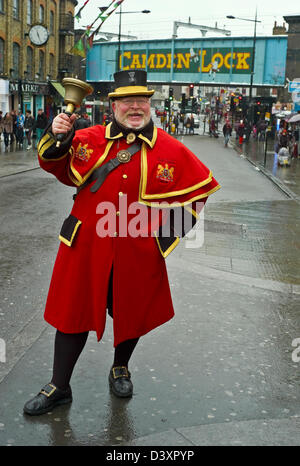 Crieur public Camden Lock Market Alan Myatt Banque D'Images