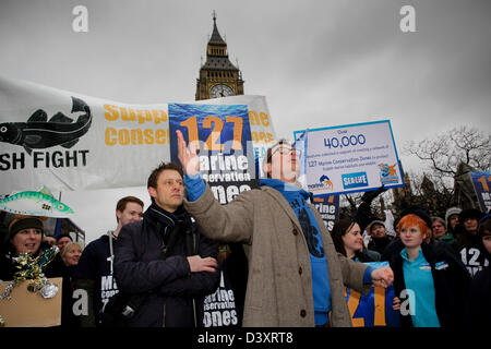 Au cours de la Hugh Fearnley-Whittingstall Marine Conservation Society mars pour souligner la nécessité de zones marines protégées. Westminster. Londres. United Kingdom. Banque D'Images