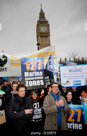 Au cours de la Hugh Fearnley-Whittingstall Marine Conservation Society mars pour souligner la nécessité de zones marines protégées. Westminster. Londres. United Kingdom. Banque D'Images