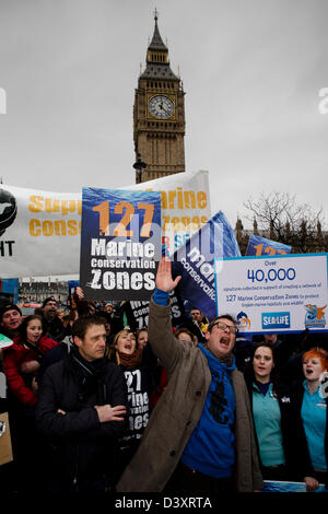 Au cours de la Hugh Fearnley-Whittingstall Marine Conservation Society mars pour souligner la nécessité de zones marines protégées. Westminster. Londres. United Kingdom. Banque D'Images