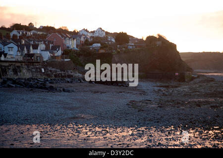 Au coucher du soleil Vue sur Canal de Bristol vers de Watchet Exmoor, Somerset, Angleterre Banque D'Images