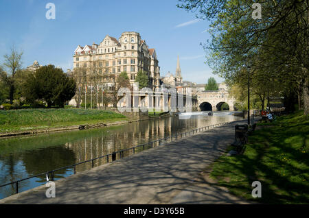 Empire Hotel Rivière avon et somerset angleterre bath Pulteney Bridge Banque D'Images