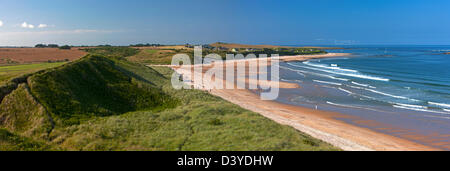 Vue sur la baie vers de faibles Embleton Newton-by-the-Sea, Northumberland Banque D'Images